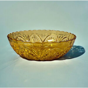 Vintage Anchor Hocking 1960’s Glass Star Cameo Amber Medallion Serving Bowl